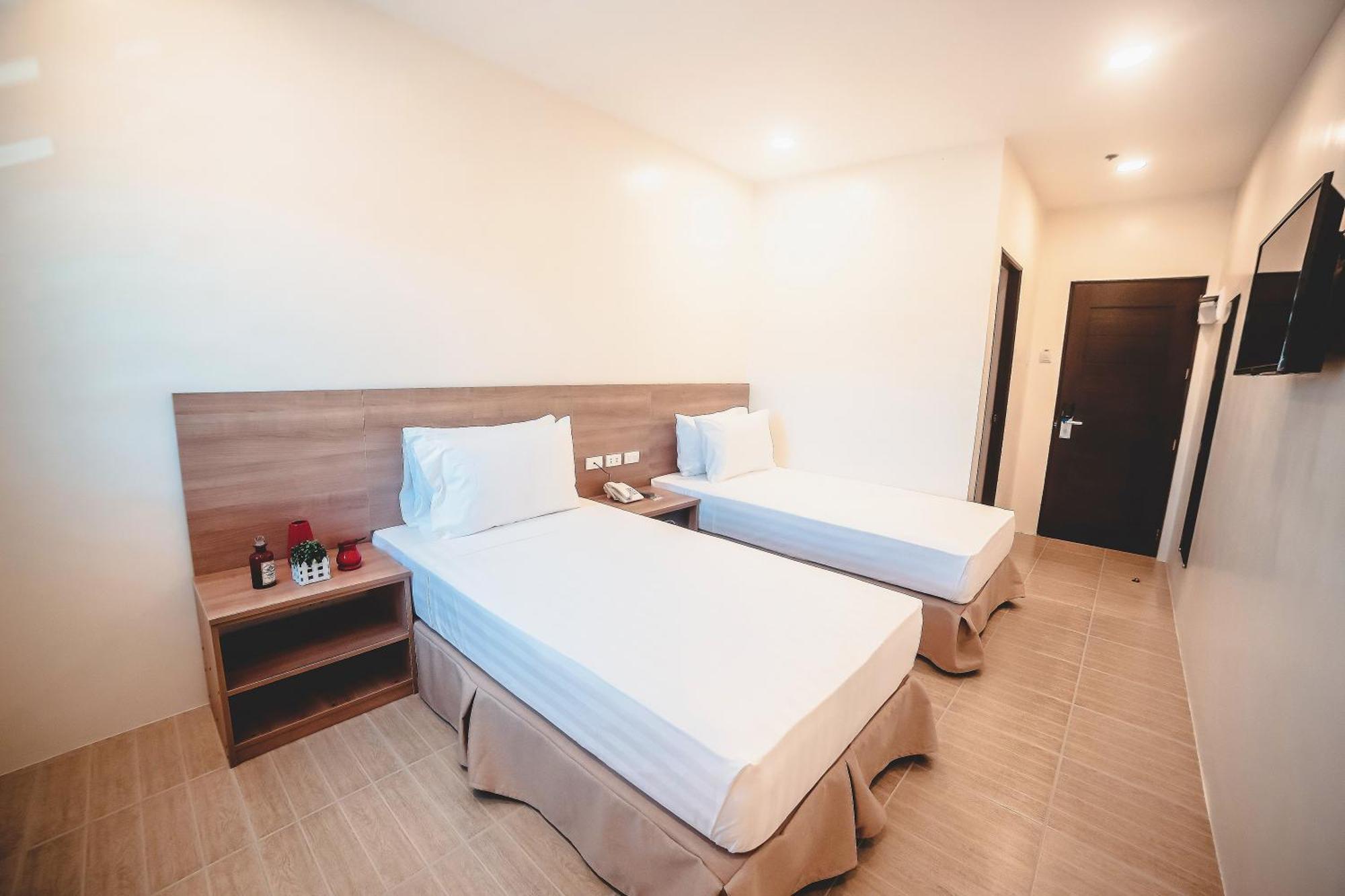 Trip Inn Near Airport Or City Center Legazpi Buitenkant foto